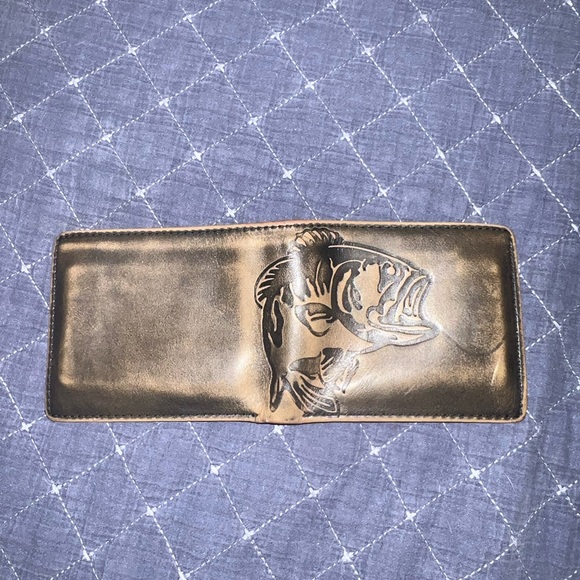 Bass pro shop leather wallet - Picture 1 of 5
